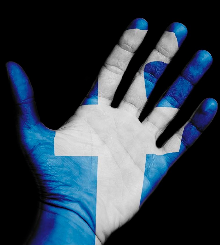 Mano azul con el logo de Facebook en blanco